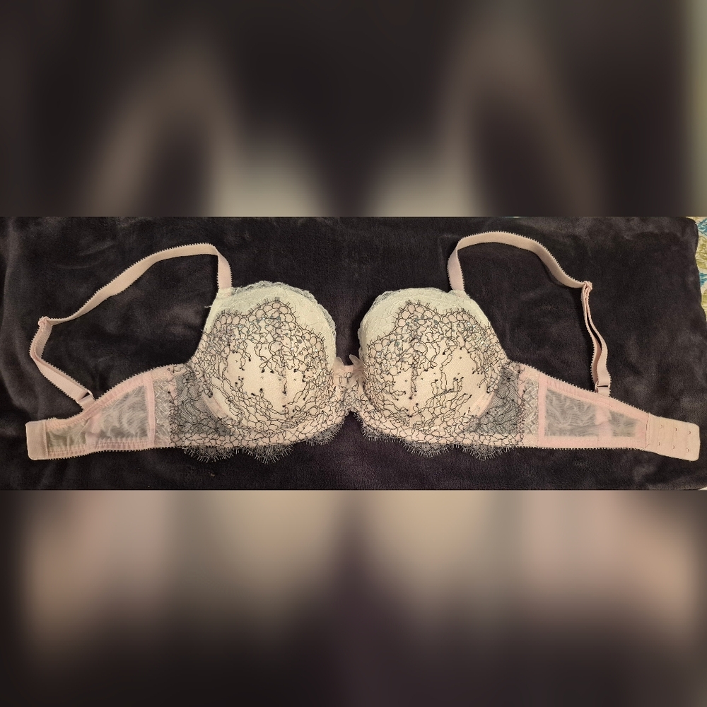 Victoria's Secret Lace Bra - Off White and Black